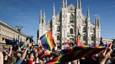 anninci gay milano|Una guida gay a Milano